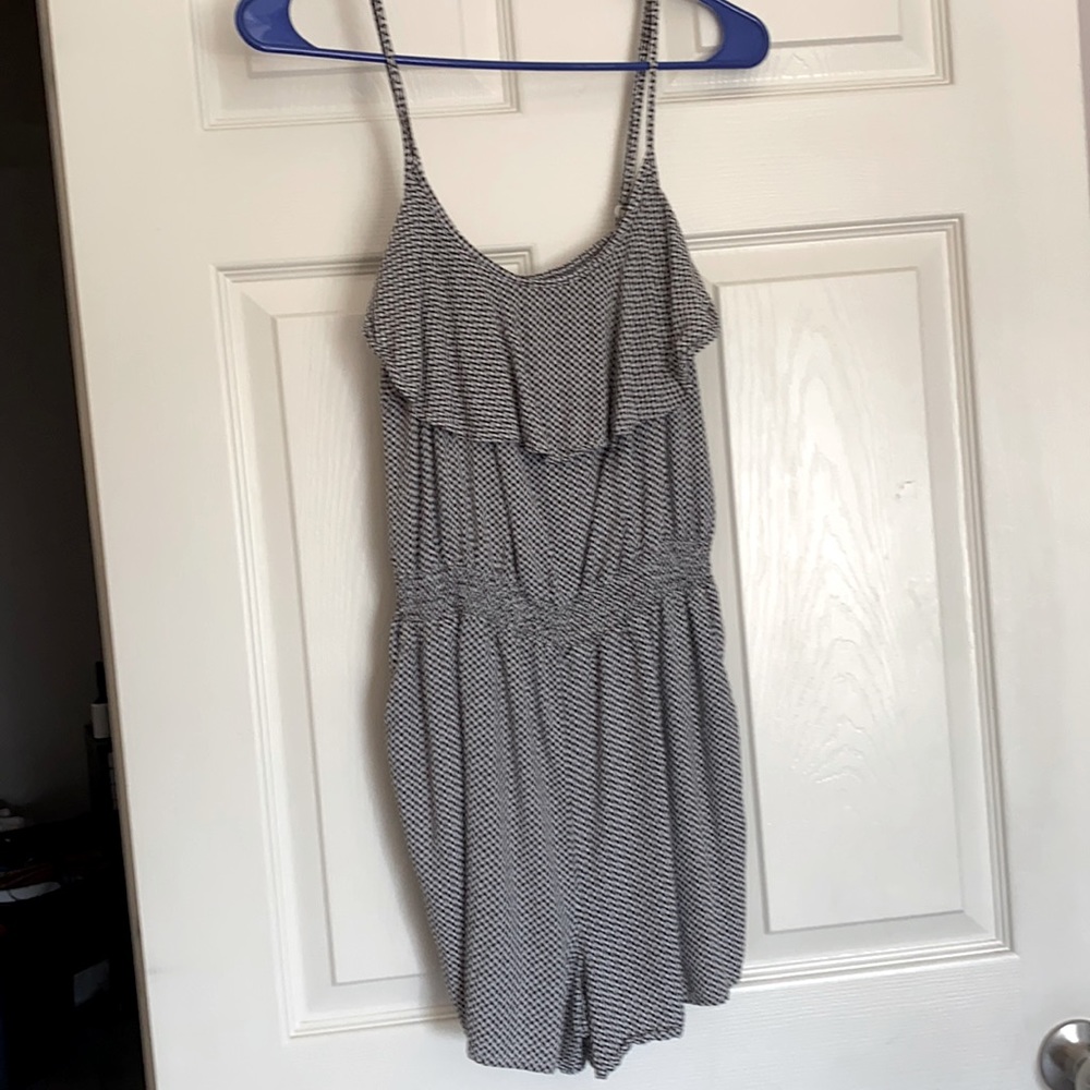 Pattern print white black romper